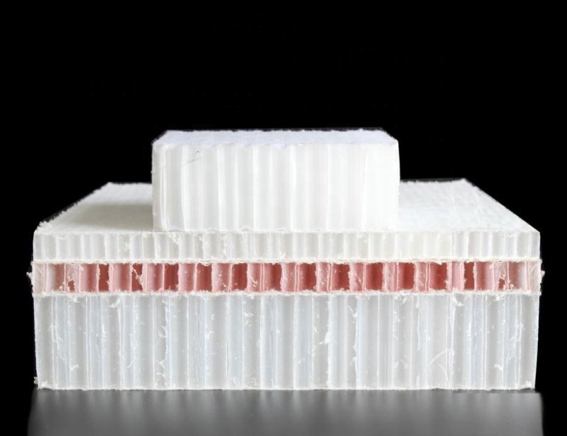 Polypropylene plastic honeycomb core material with non-woven surface-185